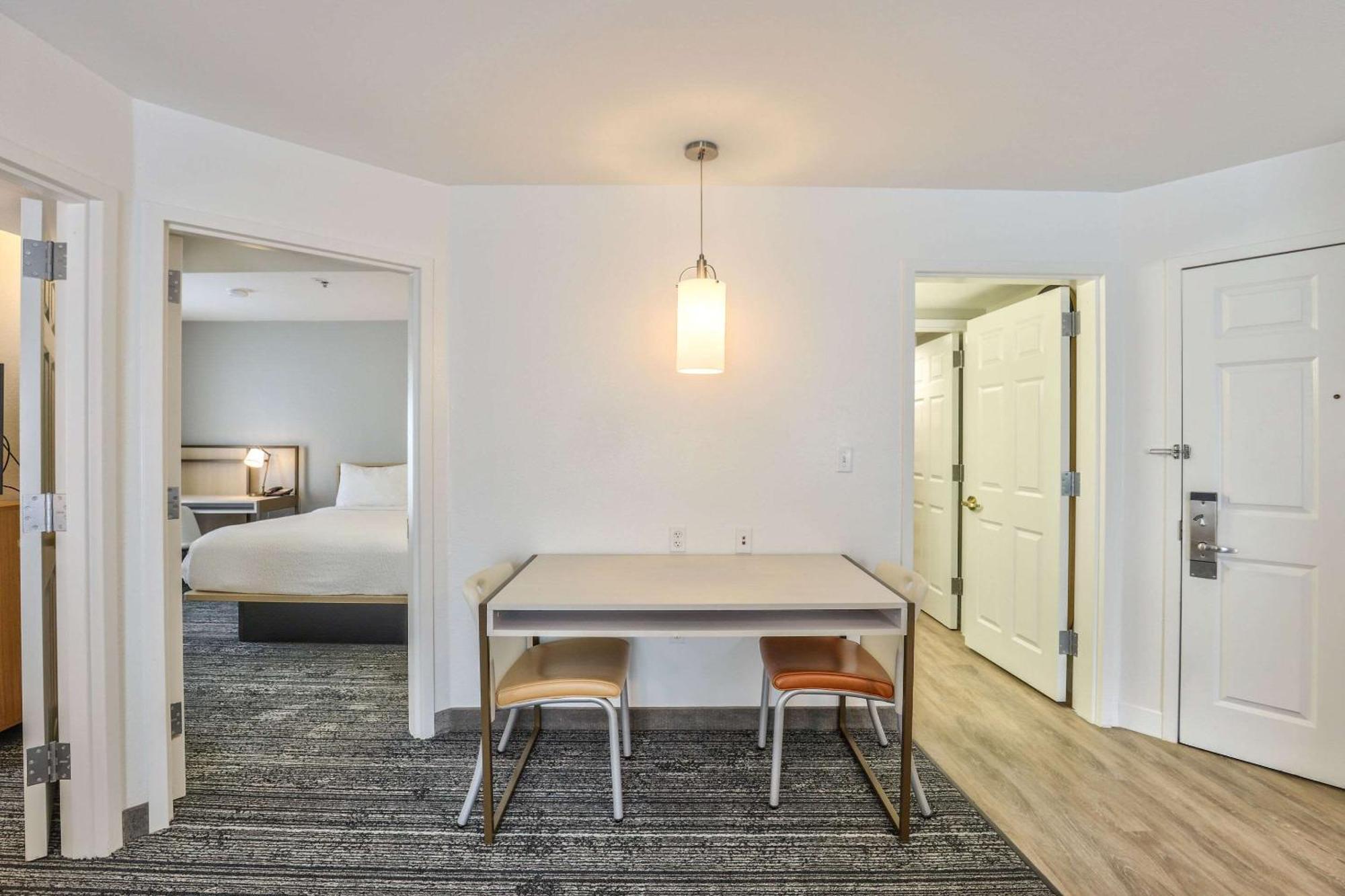 Alluxsuites At 1876, Ascend Hotel Collection Tallahassee Exterior foto